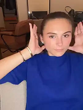 hotmilfbitch – webcam model profile photo Image 8