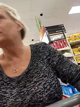 tassiarauj – webcam model profile photo Image 2