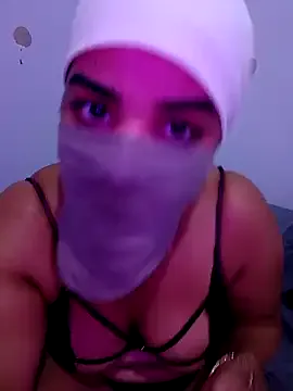 krissone – webcam model profile photo Image 16