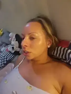 ceceliapidcock – webcam model profile photo Image 5
