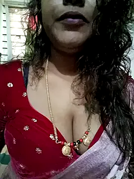 Hot-komall – webcam model profile photo Image 6
