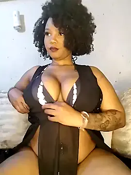 taitehambelton – webcam model profile photo Image 6