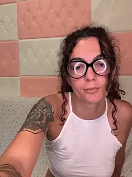 ava_delightt – webcam model profile photo Image 4