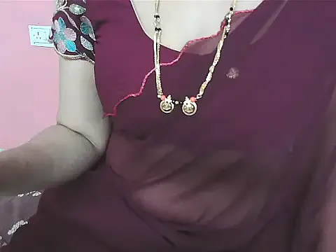 JuicyFruits93 – webcam model profile photo Image 16