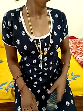Kiki-vivi – webcam model profile photo Image 11