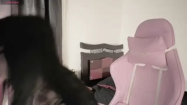 Almmaxxxx – webcam model profile photo Image 19