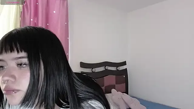 Almmaxxxx – webcam model profile photo Image 8