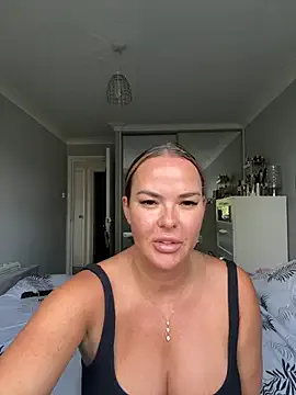 oh_nina – webcam model profile photo Image 13