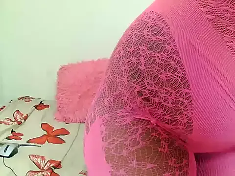 SweetSavage18 – webcam model profile photo