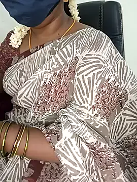Tamil-hotwife Image 16