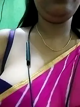 jAsMinE678 – webcam model profile photo Image 2