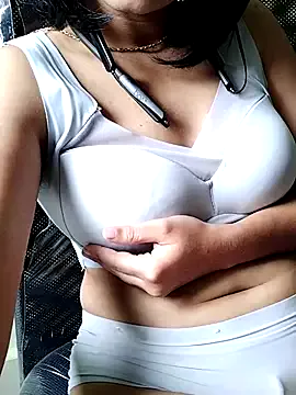 FaaBinaa – webcam model profile photo Image 15