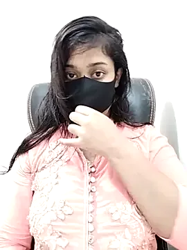 TrenaAnne – webcam model profile photo Image 4