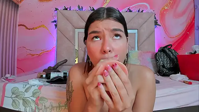 kathariine – webcam model profile photo Image 11