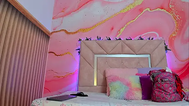 kathariine – webcam model profile photo Image 13