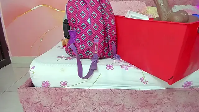 kathariine – webcam model profile photo Image 17