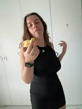 Cute-Simmi69 – webcam model profile photo Image 17