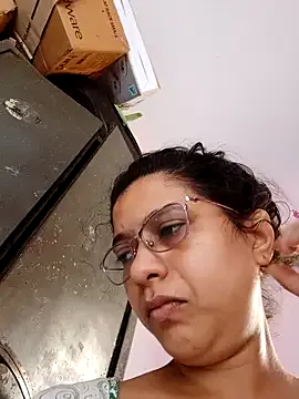 Cute-Simmi69 – webcam model profile photo Image 6