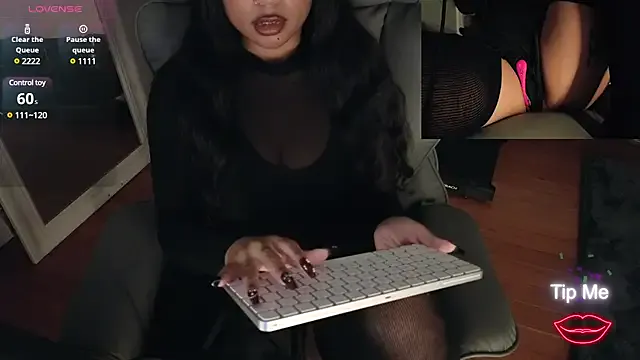 oypo – webcam model profile photo Image 19