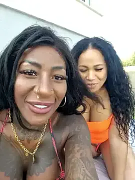 RoomExotic11 – webcam model profile photo Image 4