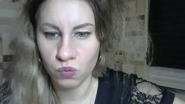 LittleMix_ – webcam model profile photo Image 6