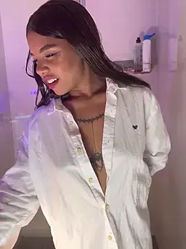 Aurora_-77 – webcam model profile photo Image 3