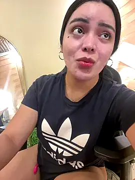 PumaShyXD – webcam model profile photo Image 9