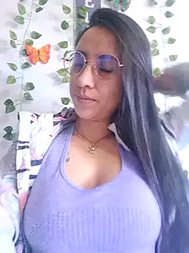 Alirawrz – webcam model profile photo Image 6