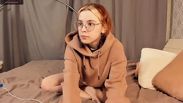 andra_rose – webcam model profile photo Image 10