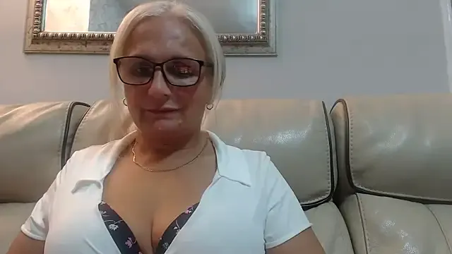 -SweetDi- – webcam model profile photo Image 15