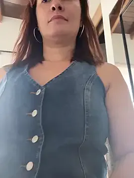 Miss_chiks – webcam model profile photo Image 14