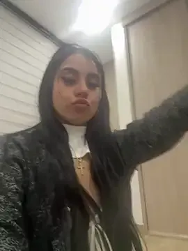 -veranito- – webcam model profile photo Image 3