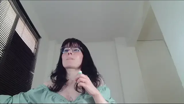 cuttie_ponyy – webcam model profile photo Image 4