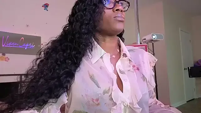 Ttixmila – webcam model profile photo Image 16