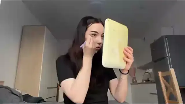 Ella_lee15 – webcam model profile photo Image 3