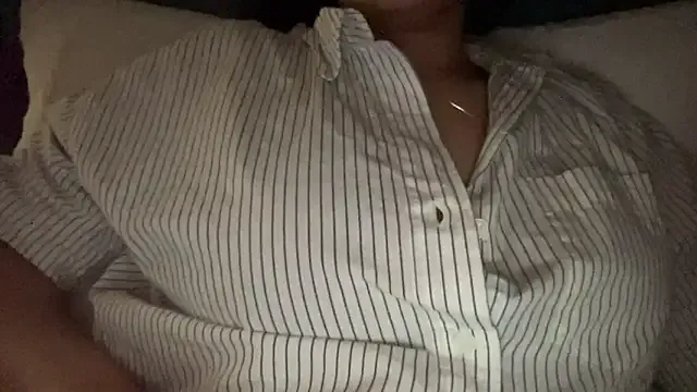 mc-Olivia – webcam model profile photo Image 5