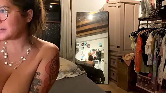 Teri_lella – webcam model profile photo Image 2