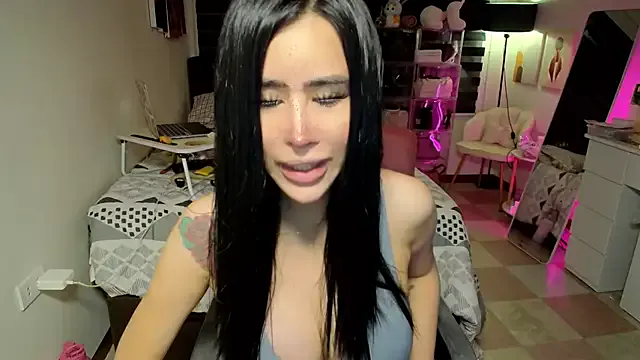 oypo – webcam model profile photo Image 13