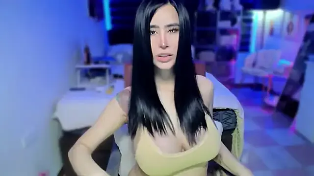 oypo – webcam model profile photo Image 15