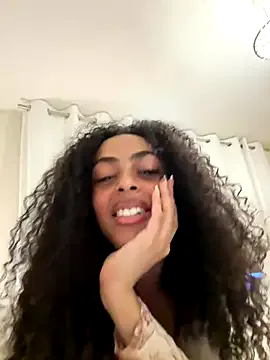 Chaptertoo – webcam model profile photo Image 2