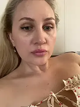 YourBlondee Image 4