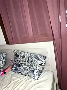 Vladamais – webcam model profile photo Image 4