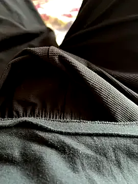 LiliBanger – webcam model profile photo Image 10