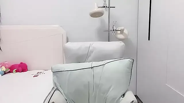 RollDolls – webcam model profile photo Image 11