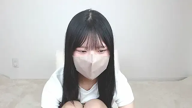 yononeey – webcam model profile photo Image 9