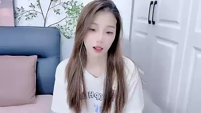 zoyarathore – webcam model profile photo Image 5