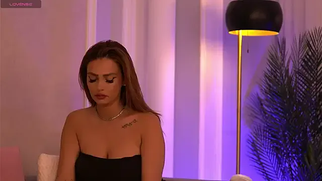 yuu-to-desu – webcam model profile photo Image 2