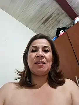 L_Sofia – webcam model profile photo Image 19