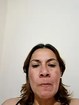 L_Sofia – webcam model profile photo Image 7