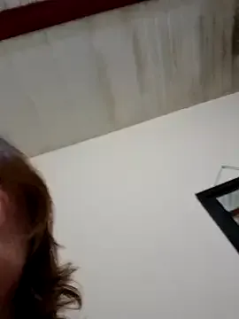 L_Sofia – webcam model profile photo Image 8